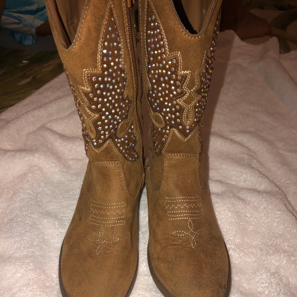 Justice girl boots size 4y